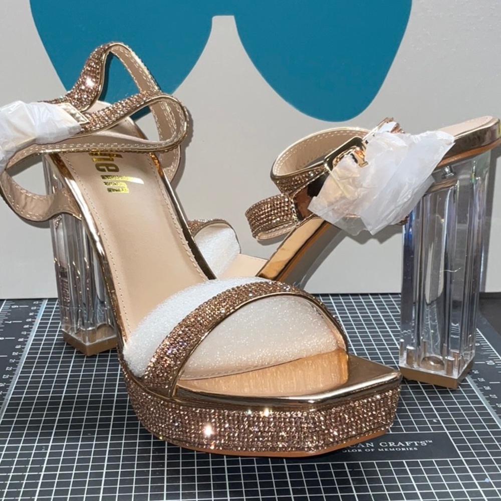 WOMEN’s SHEIN ROSE GOLD STONED HEELS SIZE 9